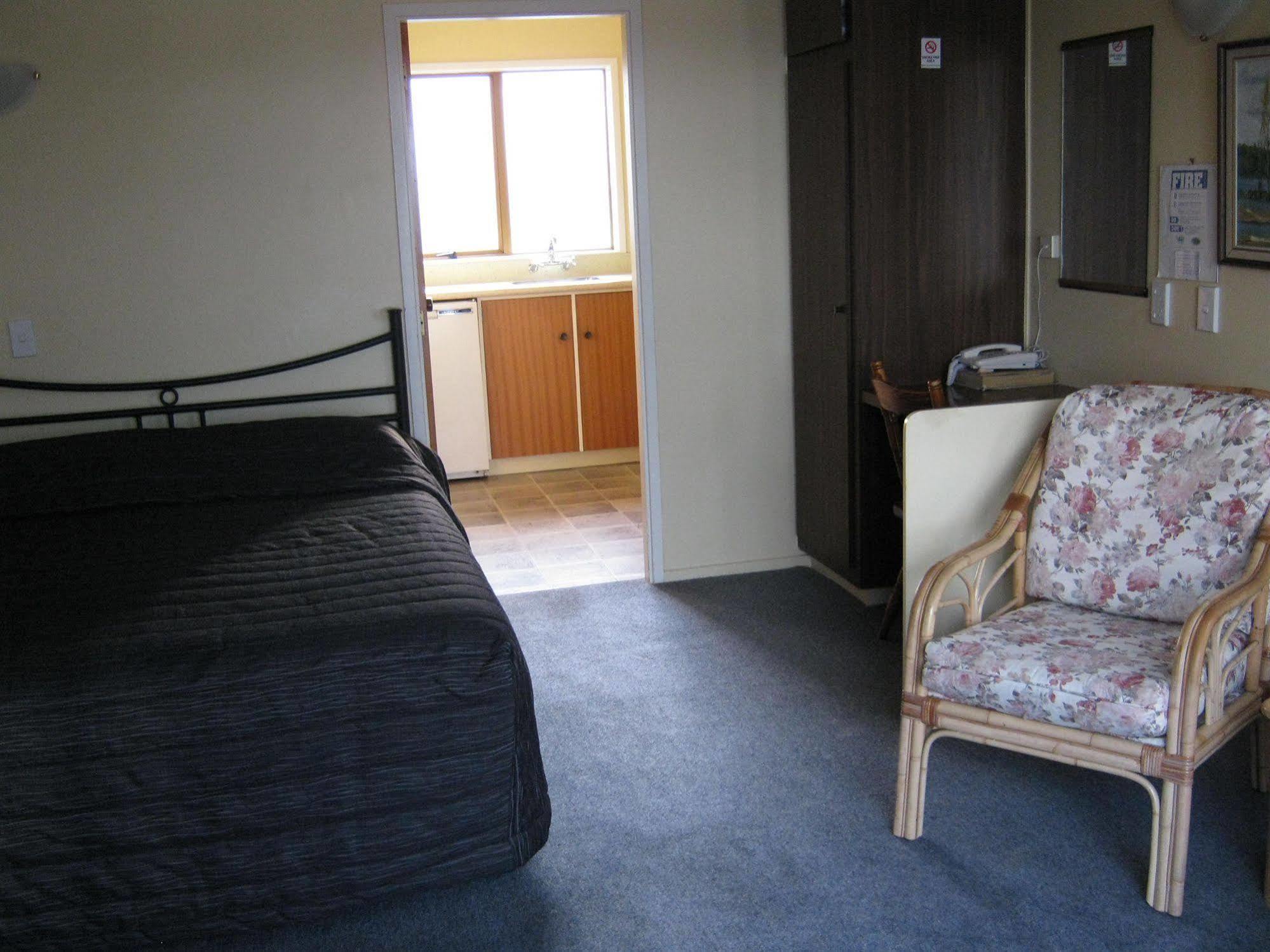 Adelphi Motel Lago Lago Taupo Esterno foto