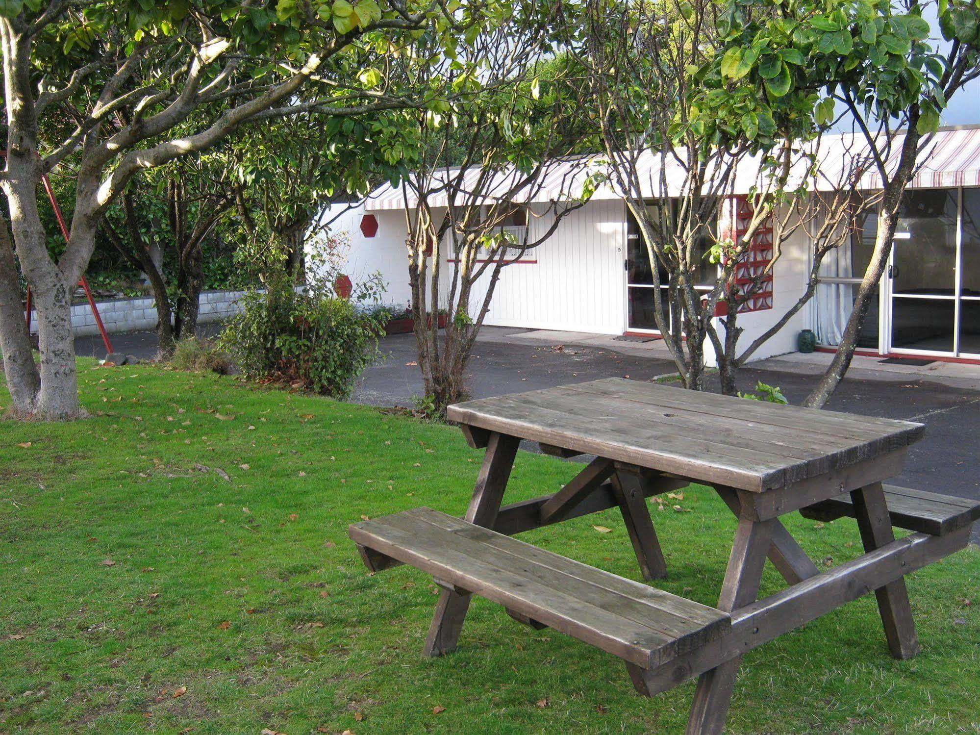 Adelphi Motel Lago Lago Taupo Esterno foto